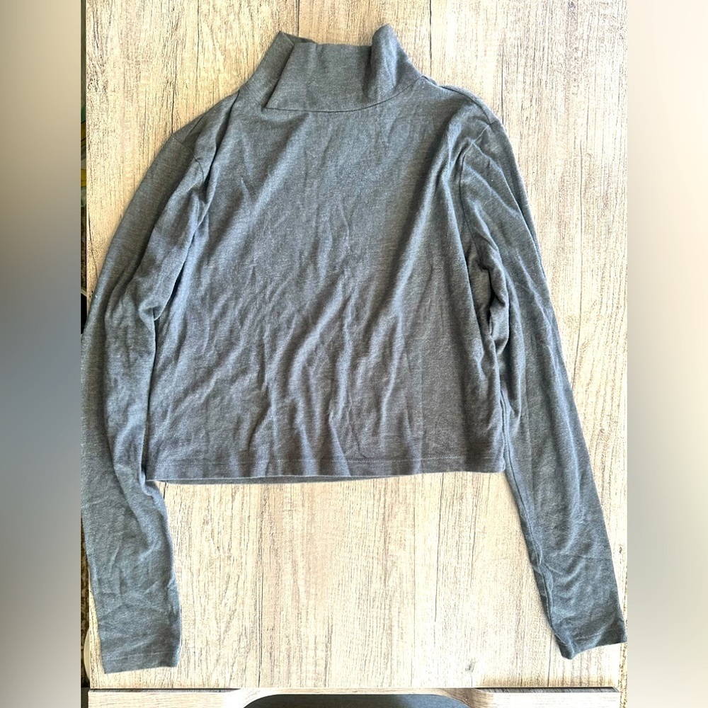Wild Fable Gray Turtleneck Long Sleeve Top Size Small